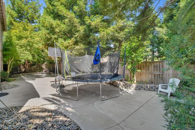 6409 Pine Meadow Cir, Stockton, CA 95219