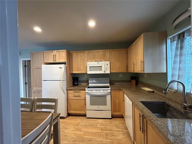 770 BAY ESPLANADE 2, Clearwater Beach, FL 33767