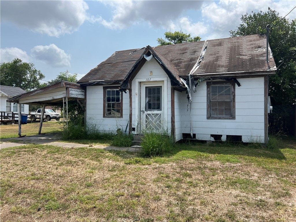 107 Gallia St, Woodsboro, TX 78393 — exterior