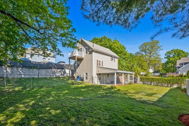 6 Highland St, Wakefield, MA 01880