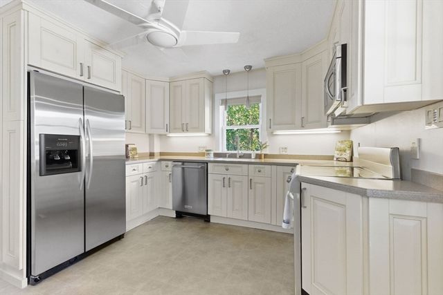 6 Highland St, Wakefield, MA 01880