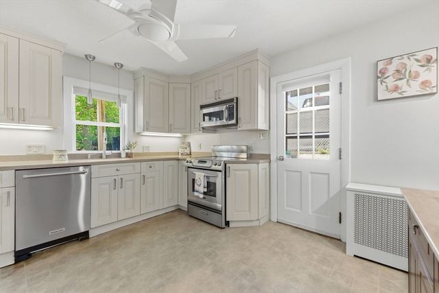 6 Highland St, Wakefield, MA 01880