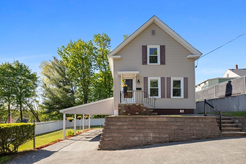 6 Highland St, Wakefield, MA 01880