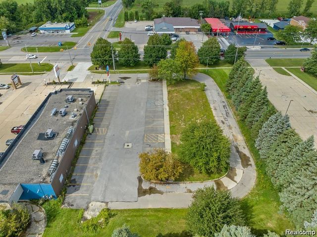 8541 Miller Road, Swartz Creek, MI 48473