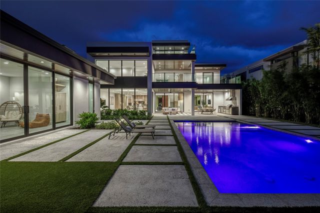 119 N Gordon Road, Fort Lauderdale, FL 33301