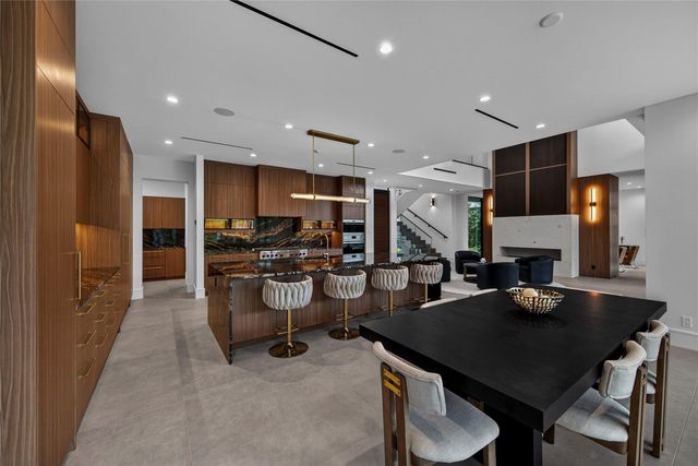 119 N Gordon Road, Fort Lauderdale, FL 33301