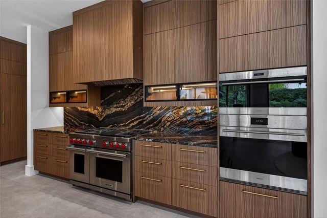 119 N Gordon Road, Fort Lauderdale, FL 33301