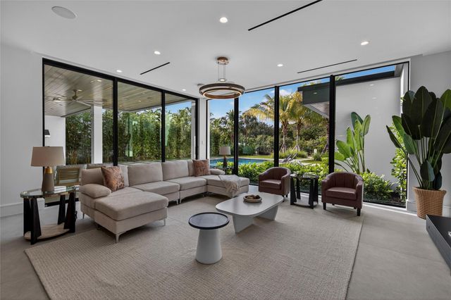 119 N Gordon Road, Fort Lauderdale, FL 33301