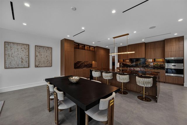 119 N Gordon Road, Fort Lauderdale, FL 33301