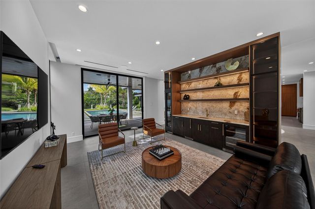 119 N Gordon Road, Fort Lauderdale, FL 33301