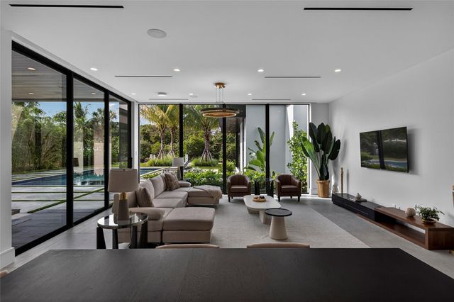 119 N Gordon Road, Fort Lauderdale, FL 33301