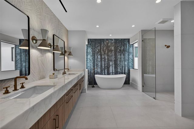 119 N Gordon Road, Fort Lauderdale, FL 33301