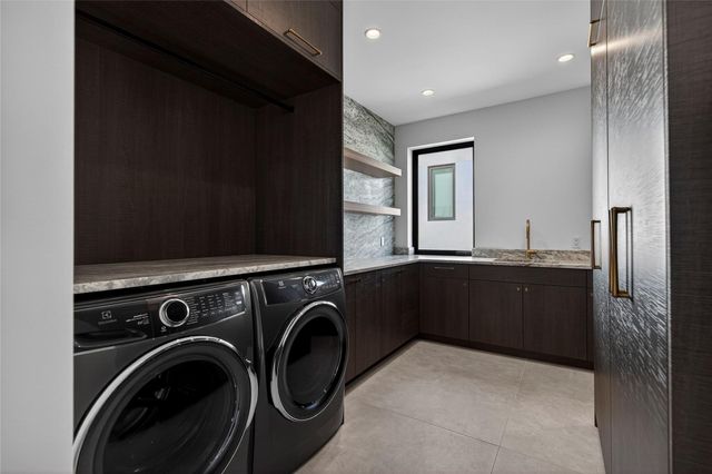 119 N Gordon Road, Fort Lauderdale, FL 33301