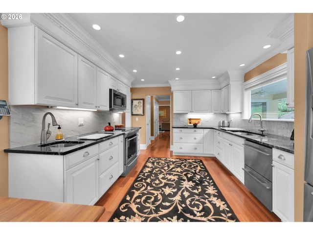 23292 BIRD HAVEN Ln, Noti, OR 97461