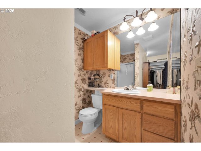 23292 BIRD HAVEN Ln, Noti, OR 97461