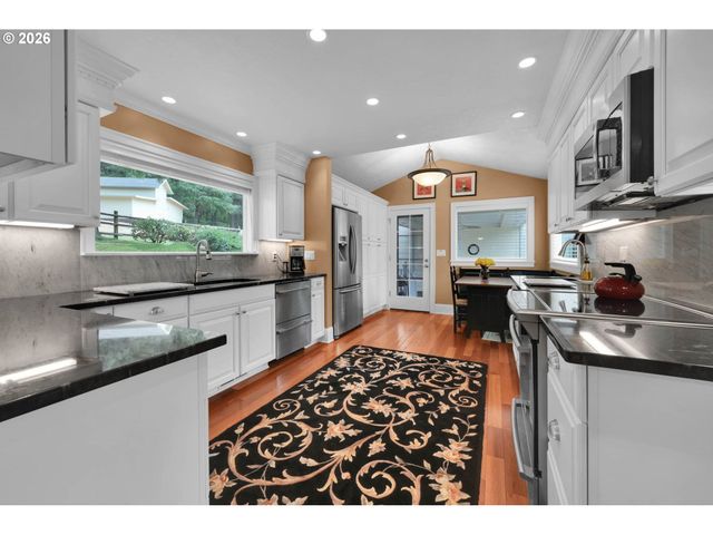 23292 BIRD HAVEN Ln, Noti, OR 97461