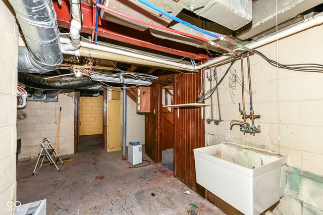 7320 Highland Road, Indianapolis, IN 46268