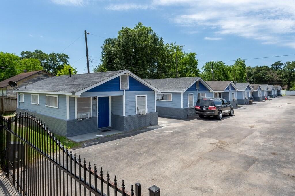 4203 Hirsch Road 2, Houston, TX 77026
