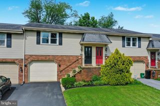 606 S CEDAR ST, Lititz, PA 17543