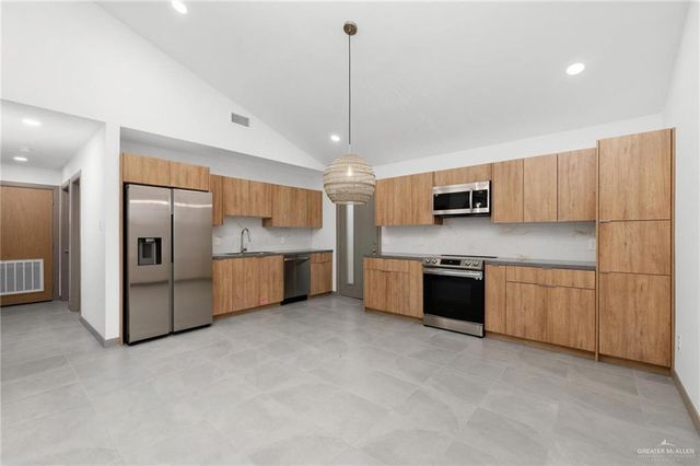 1304 E Iris Avenue 1, Mcallen, TX 78501
