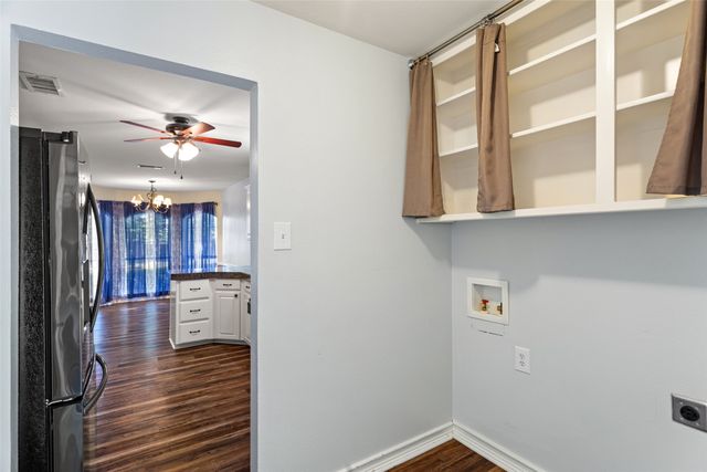 6912 Stewarts Oaks Court, Granbury, TX 76049