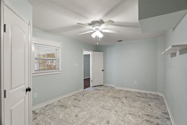 6912 Stewarts Oaks Court, Granbury, TX 76049