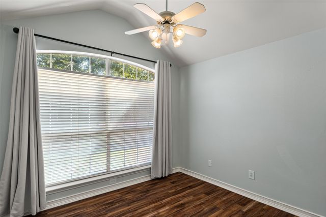 6912 Stewarts Oaks Court, Granbury, TX 76049