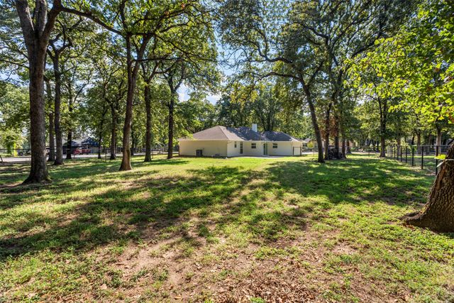 6912 Stewarts Oaks Court, Granbury, TX 76049