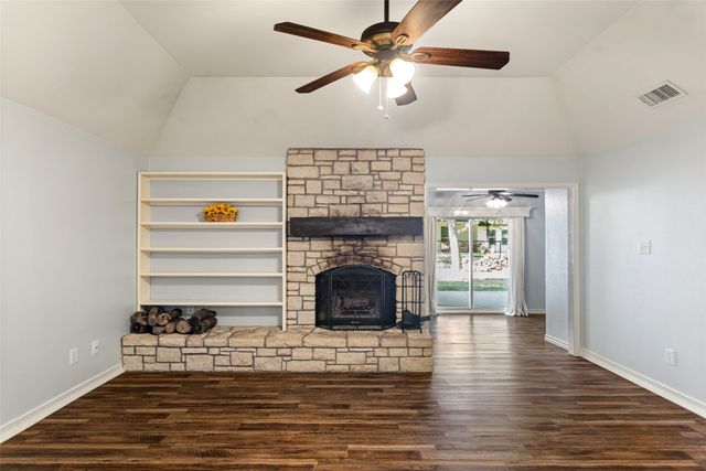 6912 Stewarts Oaks Court, Granbury, TX 76049