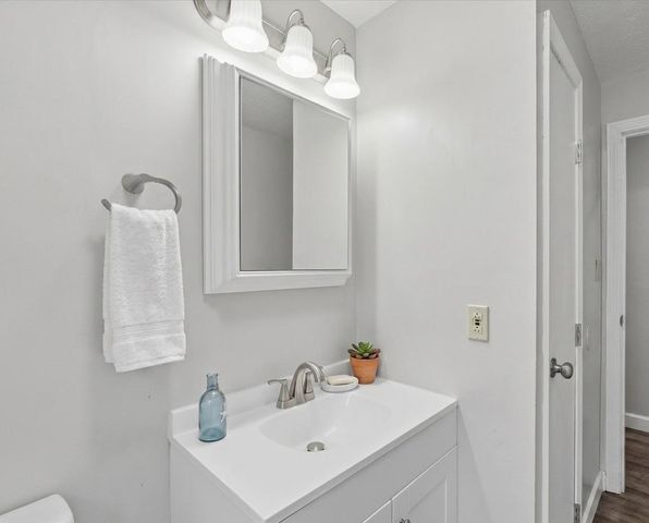 31 Evergreen Drive, Goffstown, NH 03045