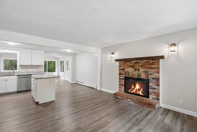 31 Evergreen Drive, Goffstown, NH 03045