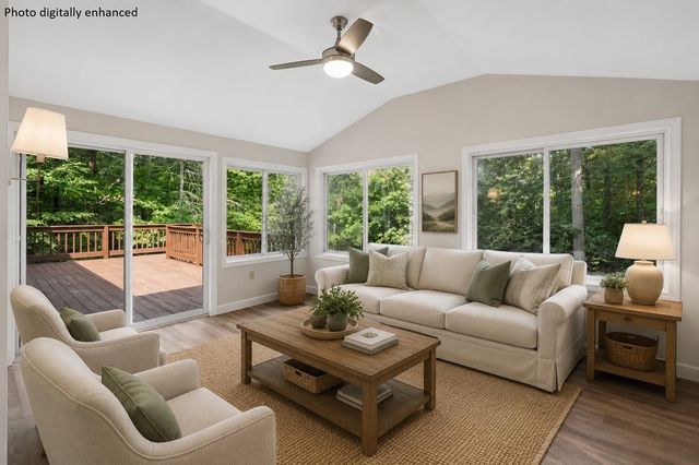 31 Evergreen Drive, Goffstown, NH 03045