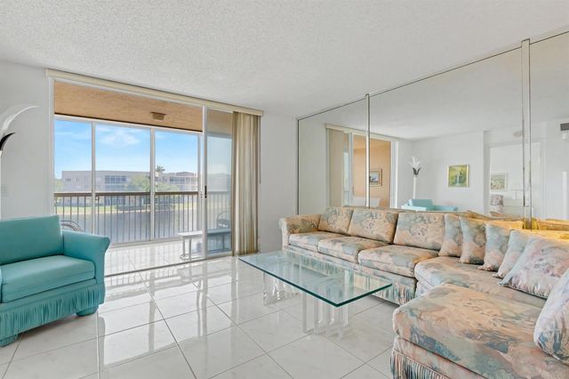 7552 Trent Drive 301, Tamarac, FL 33321