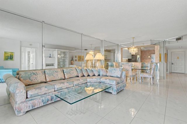 7552 Trent Drive 301, Tamarac, FL 33321