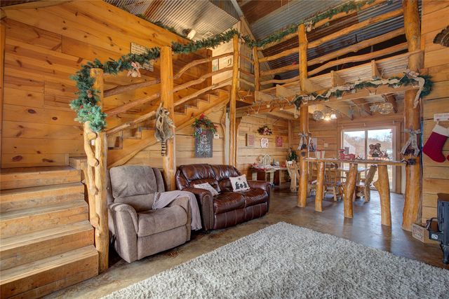 429 County Road 4736, Cumby, TX 75433