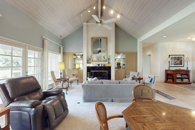 1563 Del Lago, Yuba City, CA 95991