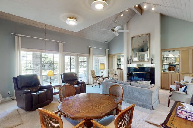 1563 Del Lago, Yuba City, CA 95991