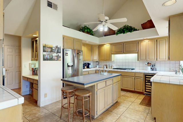 1563 Del Lago, Yuba City, CA 95991