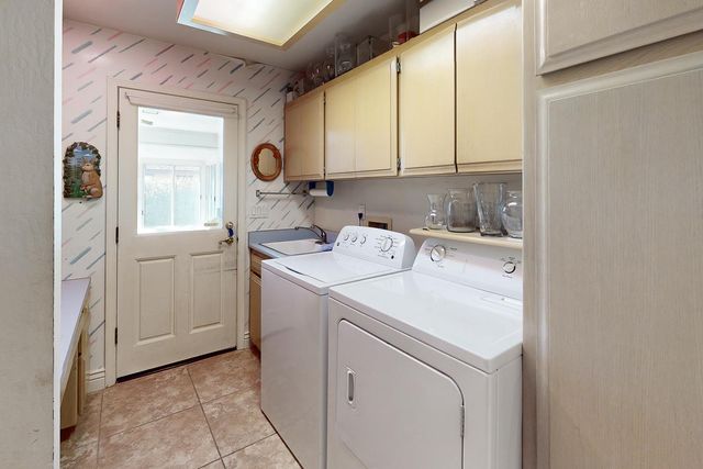 1563 Del Lago, Yuba City, CA 95991