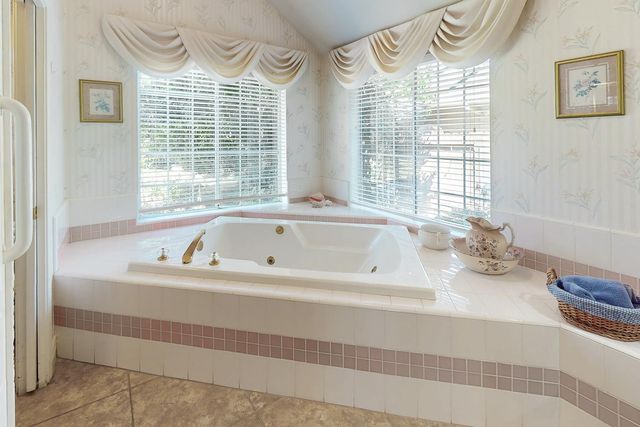 1563 Del Lago, Yuba City, CA 95991