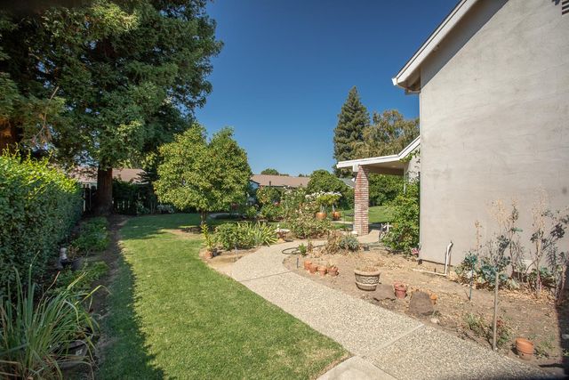 1563 Del Lago, Yuba City, CA 95991