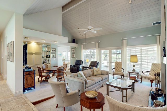 1563 Del Lago, Yuba City, CA 95991