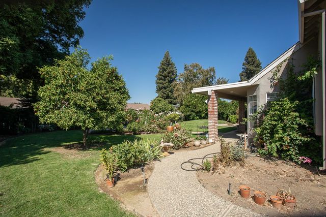 1563 Del Lago, Yuba City, CA 95991