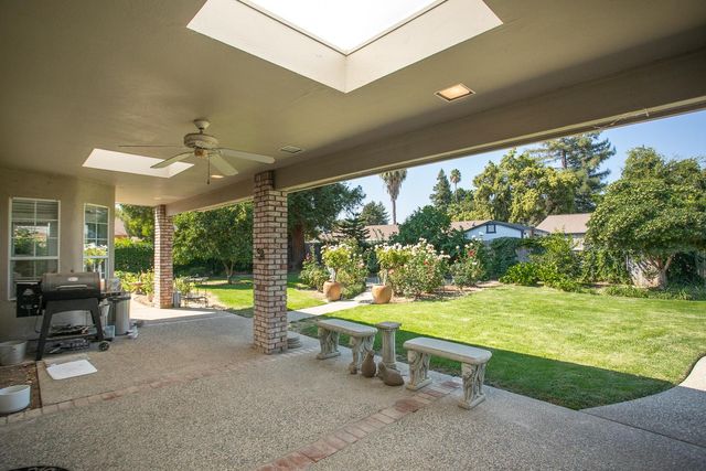 1563 Del Lago, Yuba City, CA 95991