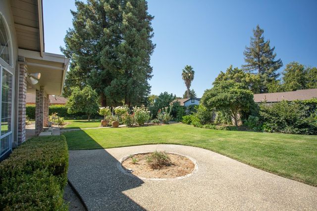 1563 Del Lago, Yuba City, CA 95991