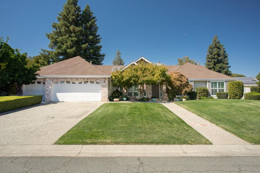 1563 Del Lago, Yuba City, CA 95991