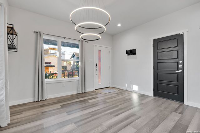 121 Alabama, San Antonio, TX 78203