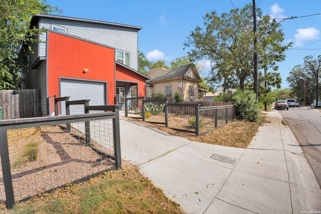 121 Alabama, San Antonio, TX 78203