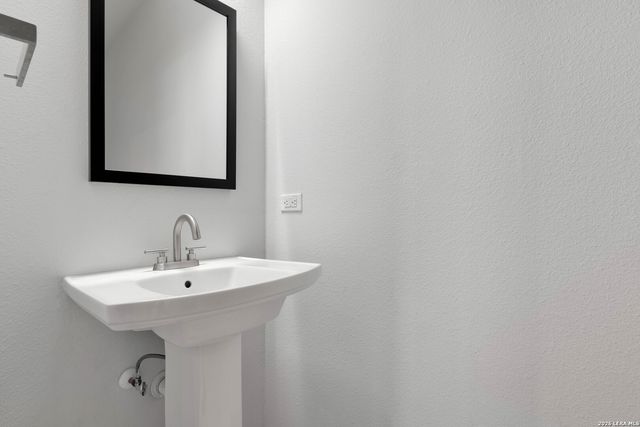 121 Alabama, San Antonio, TX 78203