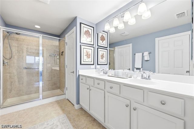 8658 Genova CT, Naples, FL 34114